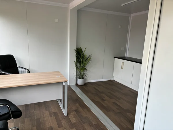 Oficina Portátil de Dos Módulos – Con Almacén y Baño Integrado - Imagen 4